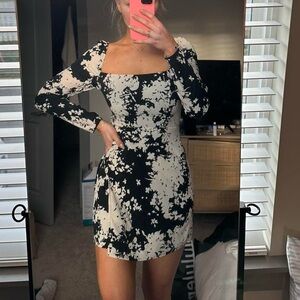 Abercrombie & Fitch Black and White Long Sleeve Dress